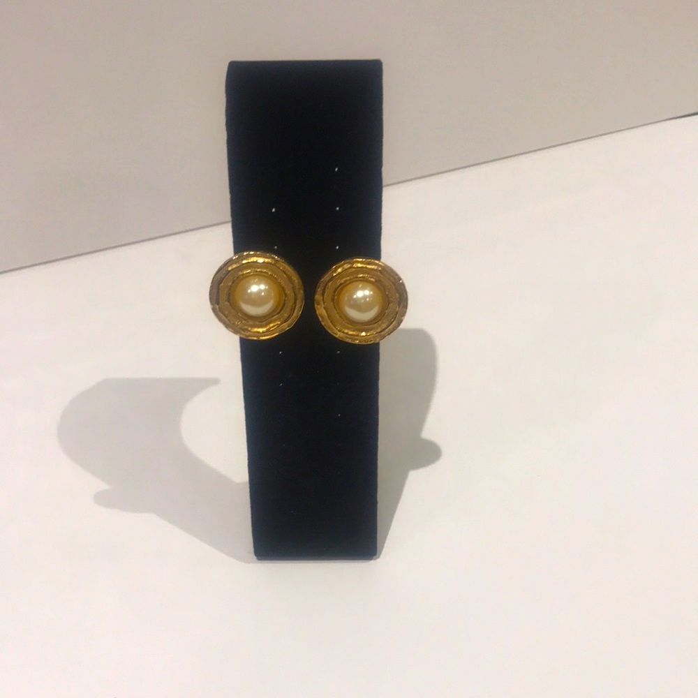 Vintage signed Dauplaise gold colour clip on earrings